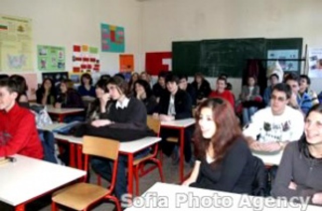 Три общински училища са в грипна ваканция