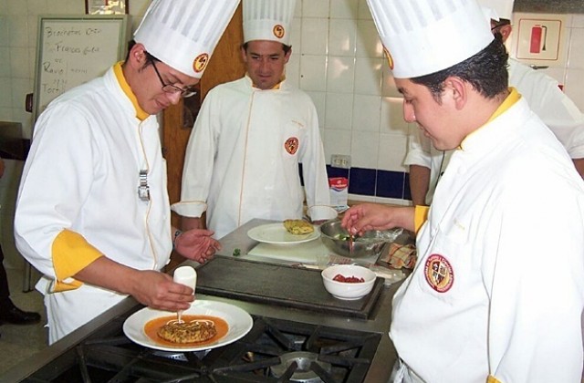 Спипаха над 230 души да работят на черно