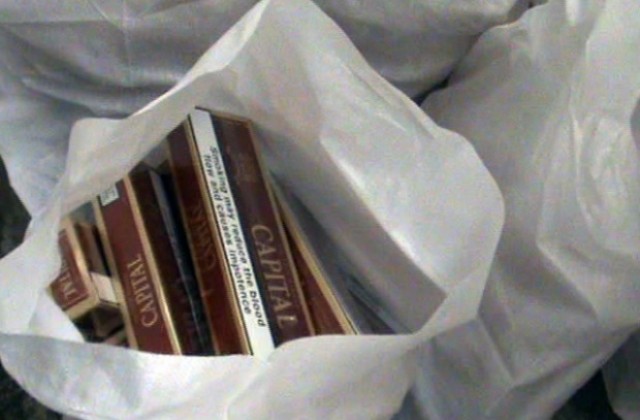 Проверяват и други помещения на фирмата, в чийто склад бяха открити контрабандни цигари