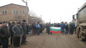 След два дни протести в Ябълково се споразумяха