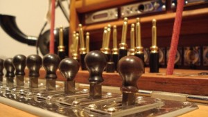 Игра на стражари и апаши