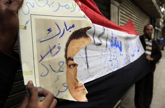Евакуират чужденците от Египет, азербайджански дипломат бе убит в Кайро