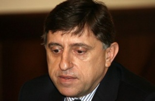 Излизаме от кризата бавно и мъчително според експерти