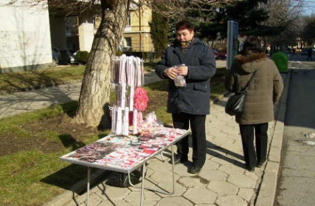 Над 80 са кандидатите да продават мартеници в Кюстендил