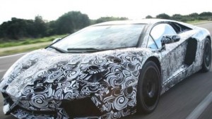 Щракнаха новото Lambo V12