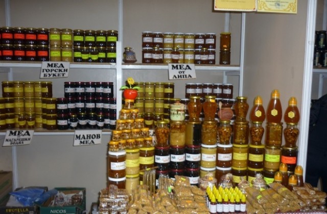 Над 300 деца участват в медения конкурс за рисунка
