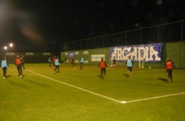 Двама аут от тренировката на столичното Локо