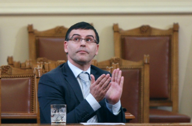 Дянков твърд за референдума за преките данъци