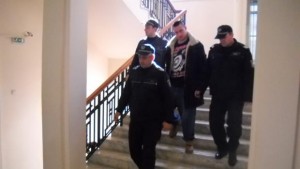 Един остана зад решетките други трима под домашен арест заради