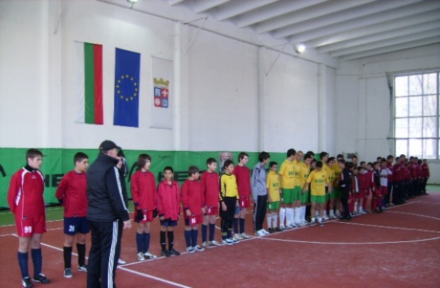 Кметът Петър Паунов откри детския турнир по футзал в Кюстендил