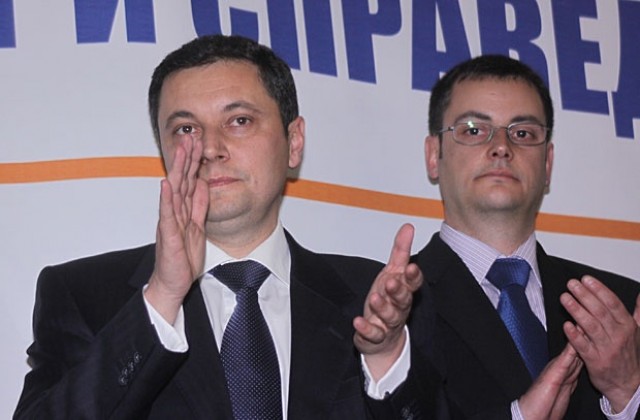 Яне Янев остава лидер на РЗС