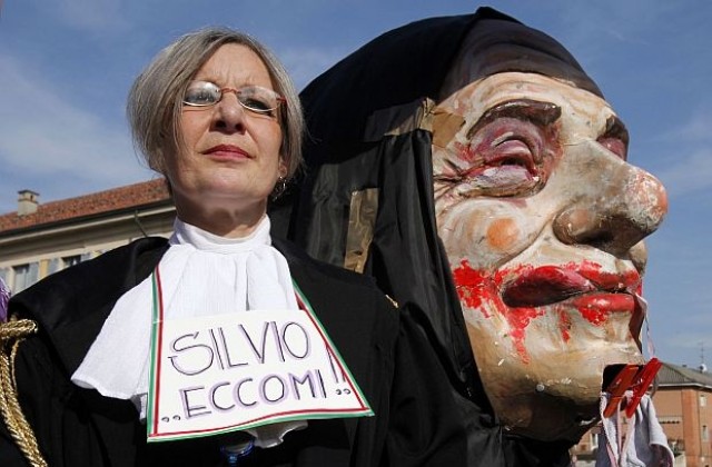 Прокурори дават Берлускони под съд