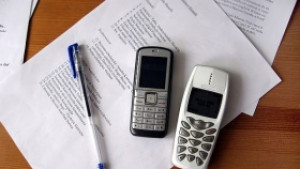 Договорите с мобилните оператори няма да се подновяват автоматично