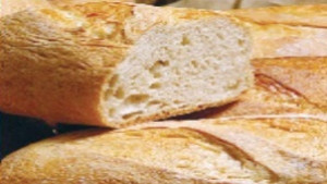 Цената на брашното скочи хлебопроизводителите искат БДС за хляба