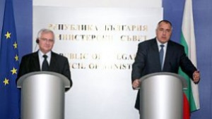 Премиерът Забраняваме тютюнопушенето на обществени места през 2013а