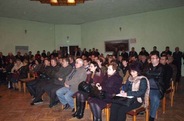 Министър Дончев обеща пътища за Севера и пак да дойде в Разград