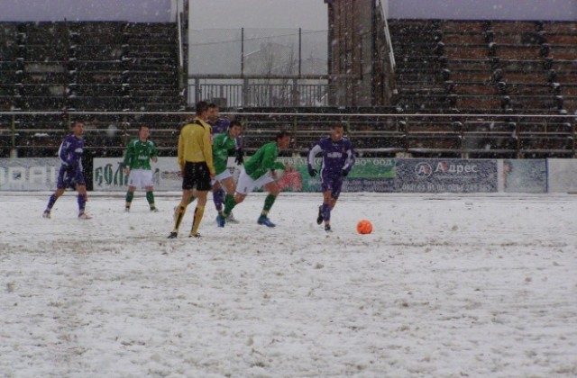 Етърци удариха  Вихрен с 3:0, Костадинов, Кънев и Петров вкараха