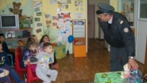 С куклена пиеса учат децата за действия при пожар