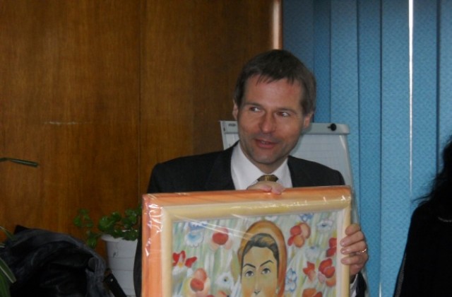Подариха репродукция на Майстора на белгийския посланик