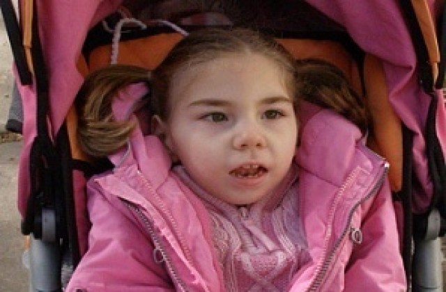 9 звезди изпратиха свои предмети за Алекс, търгът стартира на 18 февруари