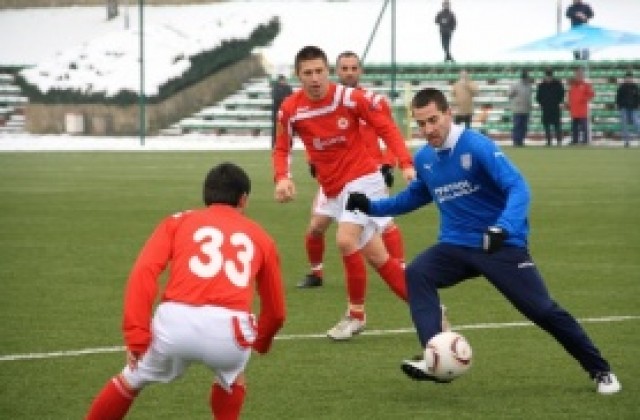 Младен Стоев дебютира за СКА-Енергия