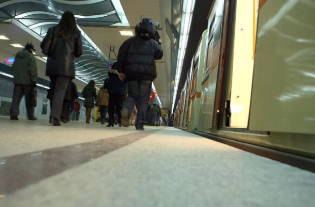 Забравено куфарче затвори за кратко метростанцията в „Люлин”