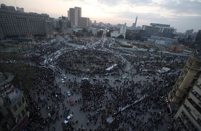 Хиляди хора отново се събират на площад Тахрир в Кайро, този път от радост
