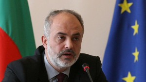 Младенов Новият ред за отпуските не създава хаос а гарантира