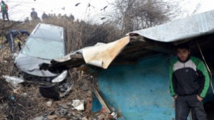 Катастрофиралата в Максуда кола потеглила сама към дерето