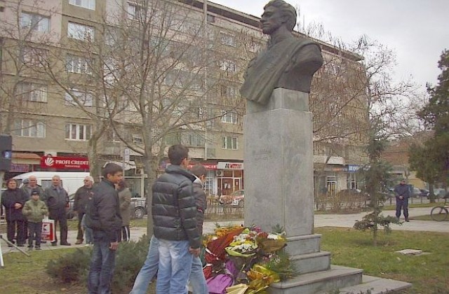 Цветя в памет на Васил Левски