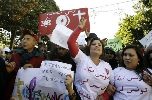 Стотици протестираха в Тунис в защита на светската държава