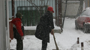 Общината призова гражданите да почистят снега пред домовете си