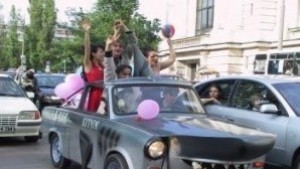 Плевенски сираци ще получат тоалети за бала си