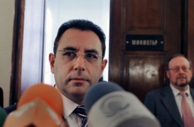 Цветков: Общините да не се поддават на натиск за вдигане на тавана на такситата