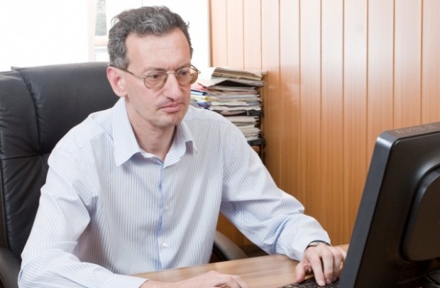 Държавни служители губят правото си на общинско жилище