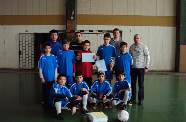 Младежи ГЕРБ Ловеч наградиха футболен отбор