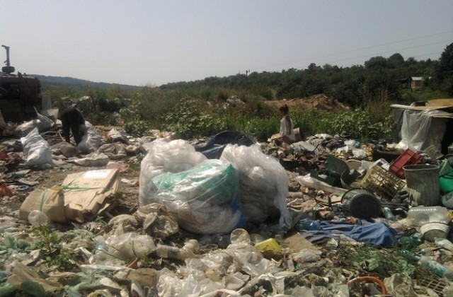 Купуват земя за новото регионално сметище