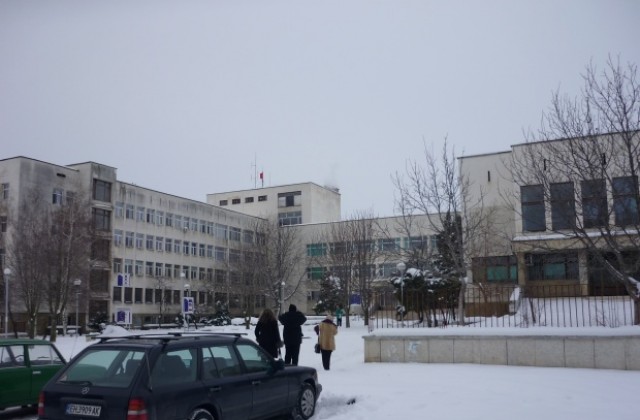 Има опасност болницата в Левски да спре работа