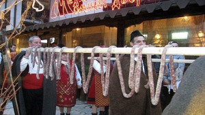 Стотици хора се веселиха на Празника на банското мезе и