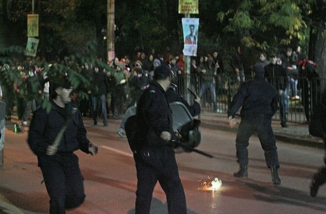 1300 полицаи ще охраняват мача Левски - ЦСКА