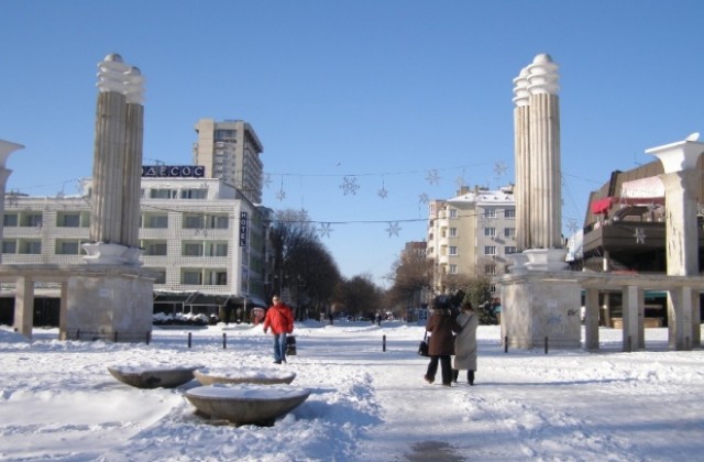 Пътищата са проходими, но частично заледени