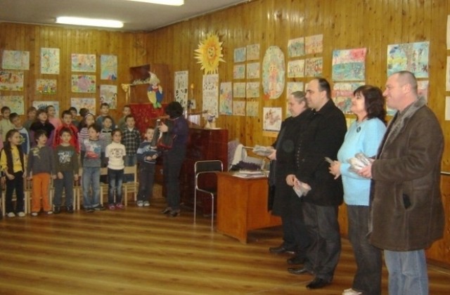 ПП ГЕРБ Плевен започна кампания по даряване на мартенички