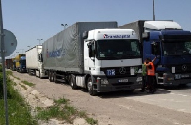 Товарните превозвачи плашат с протести