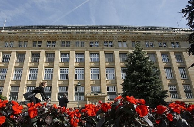 Франция иска европейски контрол над всички либийски финансови канали