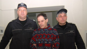 Сериен убиец получи доживотна присъда друг се издирва