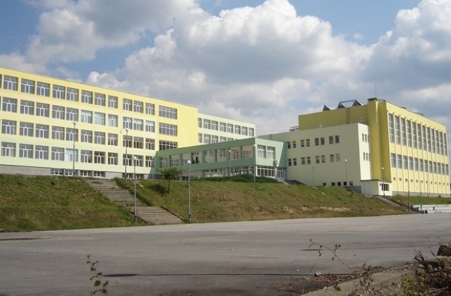Пак дървена ваканция за учениците от ПМГ