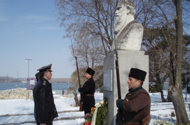 В Силистра млади и стари се поклониха пред Свободата