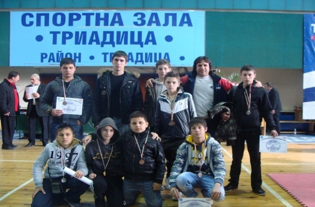 Тангра спорт с 10 медала от София