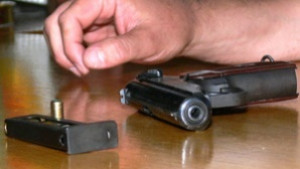 Полицаи стреляха по крадец на проводници