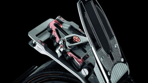 Колан с часовников механизъм от Roland Iten и Bugatti Automobiles